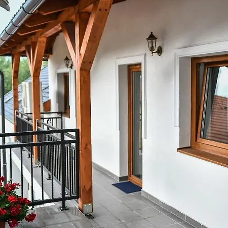 E-vasko Panzio Borpince Bed & Breakfast *