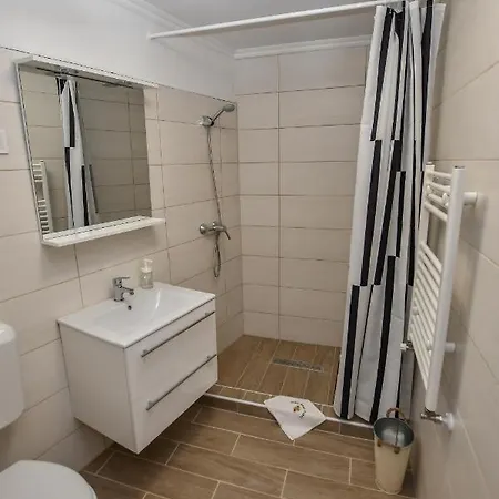 E-vasko Panzio Borpince