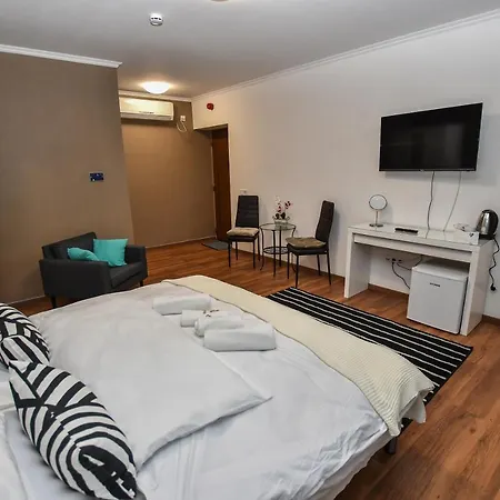 E-vasko Panzio Borpince 3*