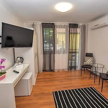 E-vasko Panzio Borpince 3* טוקאי