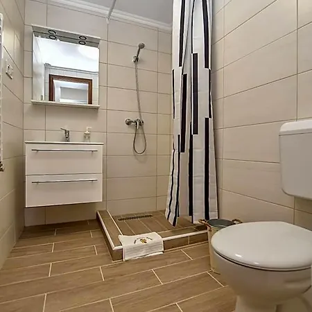 E-vasko Panzio Borpince לינה וארוחת בוקר 3*